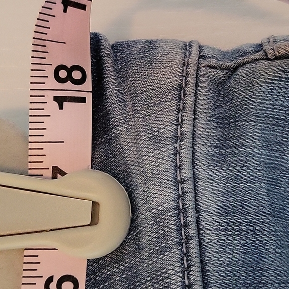 NY&Co Curvy Cropped Jeans - Picture 2 of 7